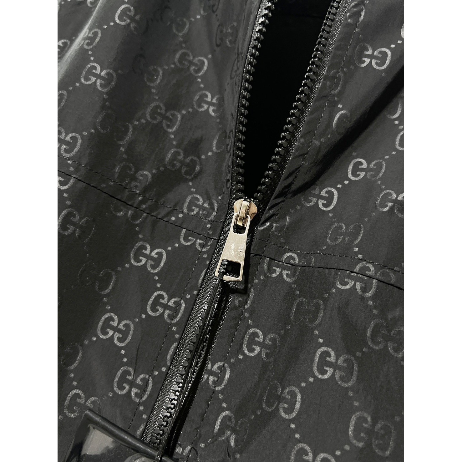 <p>MONCLER 马甲外套(黑)</p>