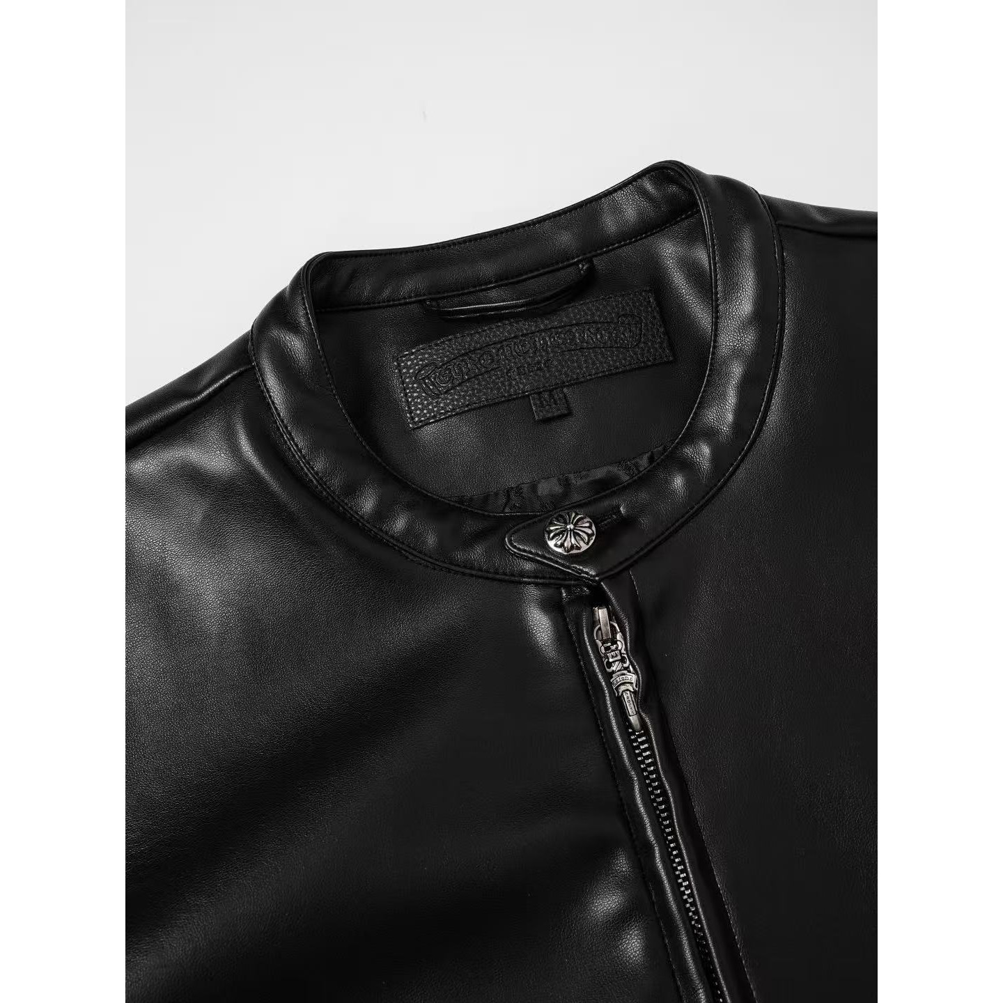 <p>Chrome Hearts 立领宝剑皮衣外套(黑)</p>