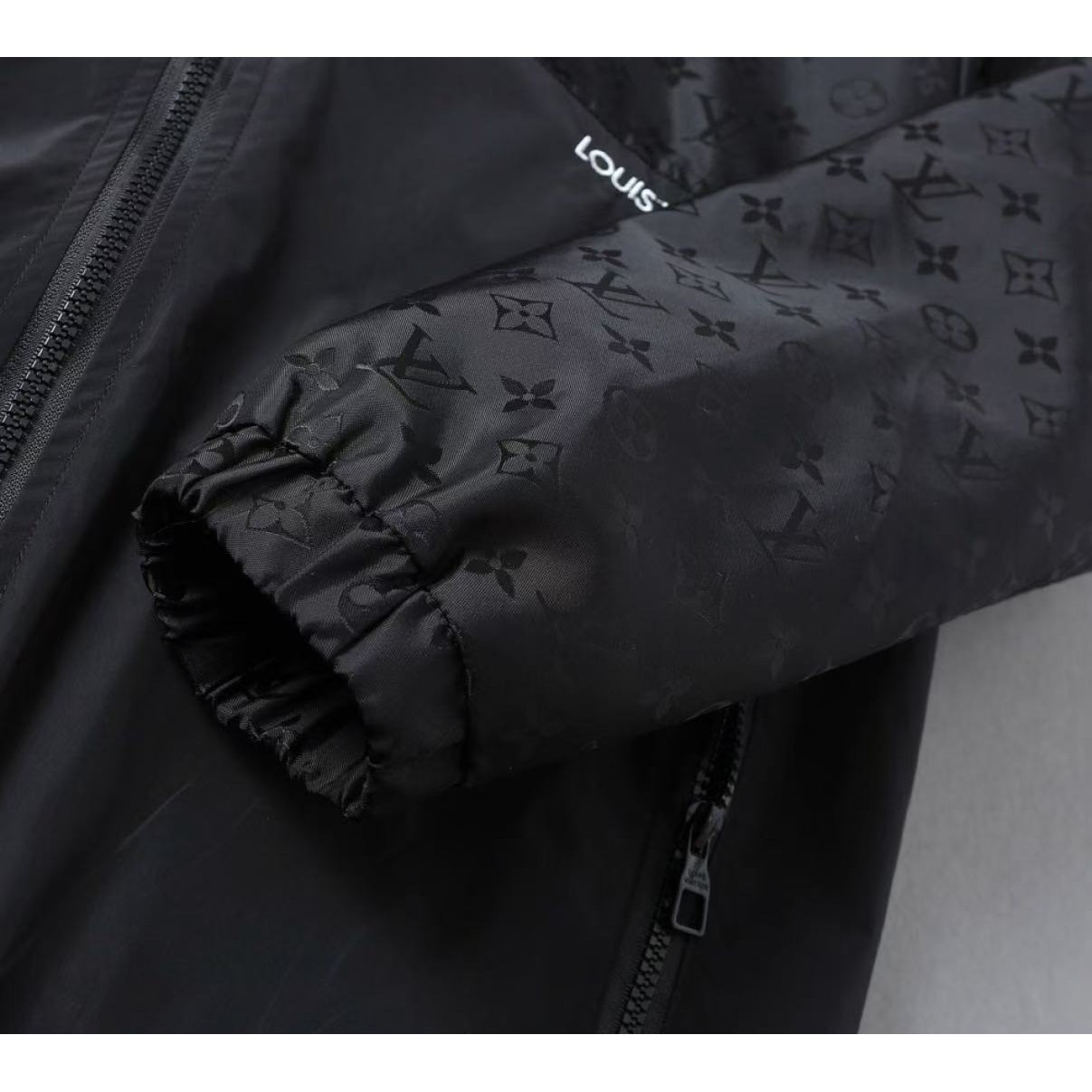 <p>LV 男士夹克外套(800836)</p>
