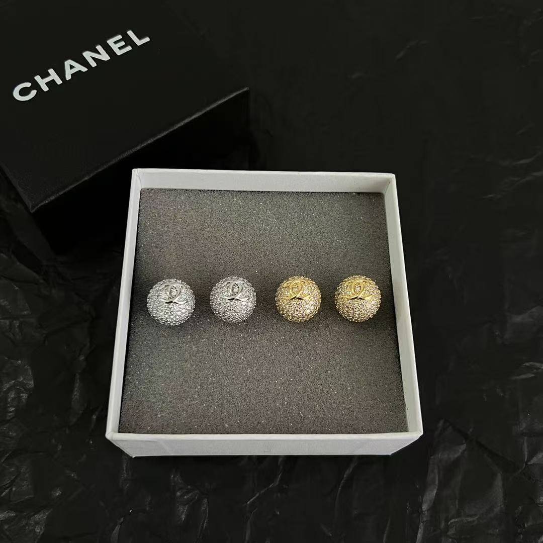 <p>CHANEL&nbsp;中古耳钉(金)</p>
