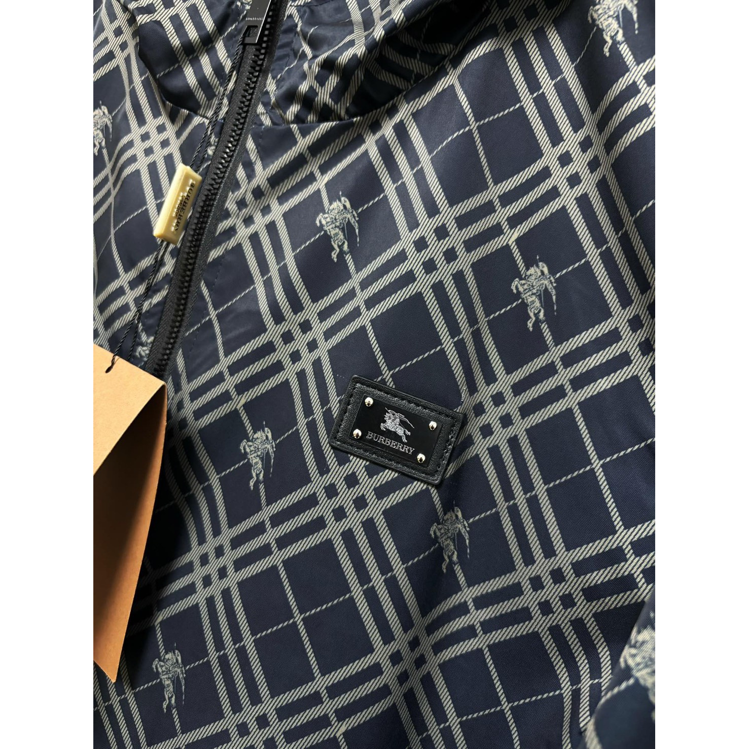 <p>Burberry 夹克外套</p>