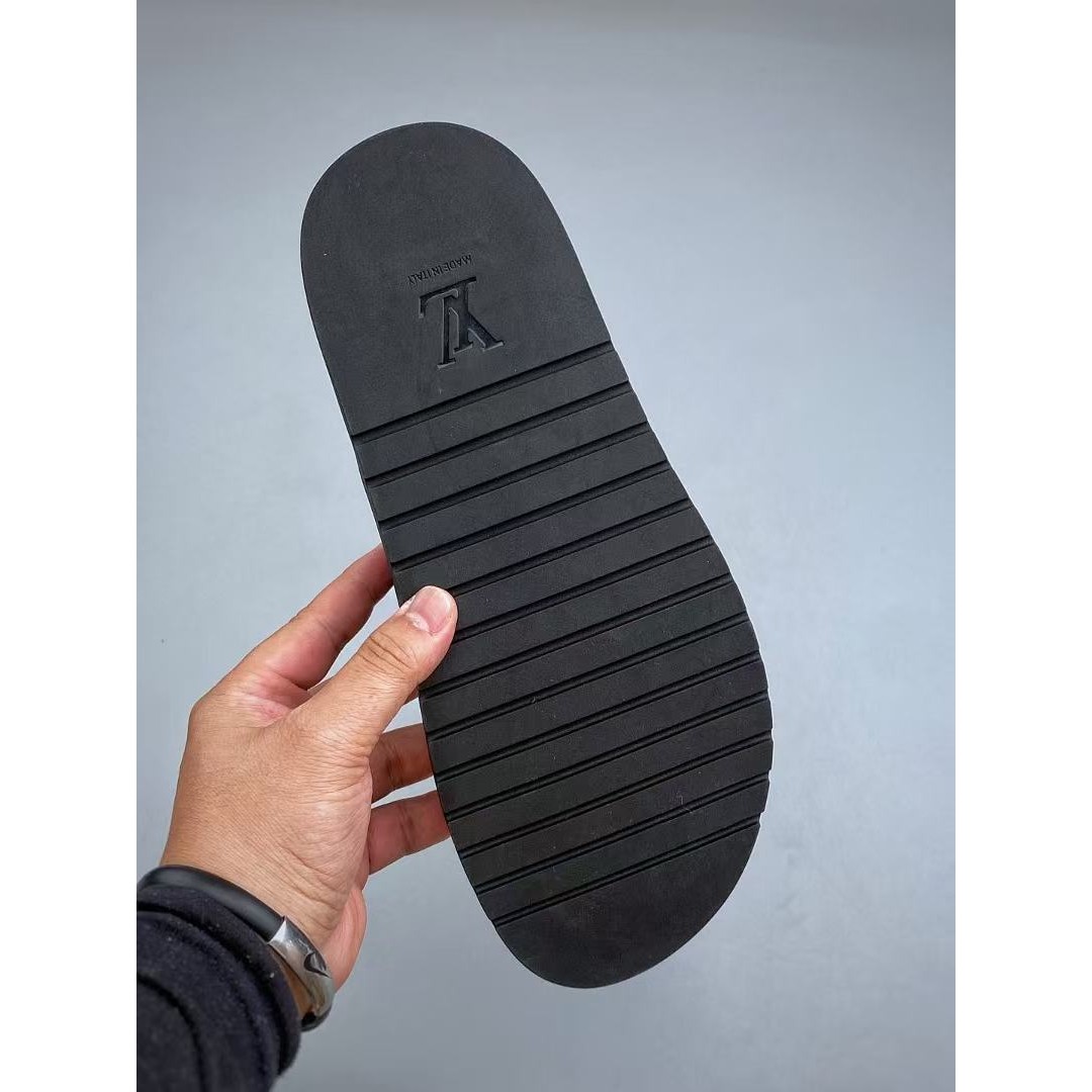 <p>Lv Miami Damier 男款魔术贴一字拖鞋 (黑灰)</p>
