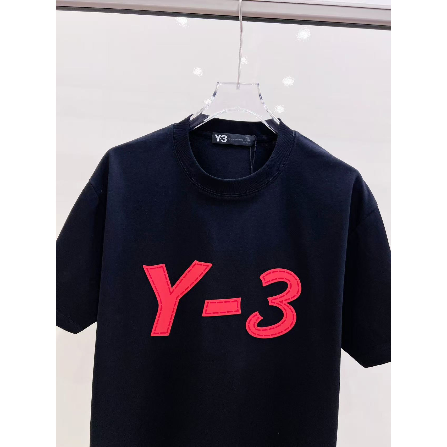 <p>Y-3硅胶厚板短袖T恤(黑)</p>