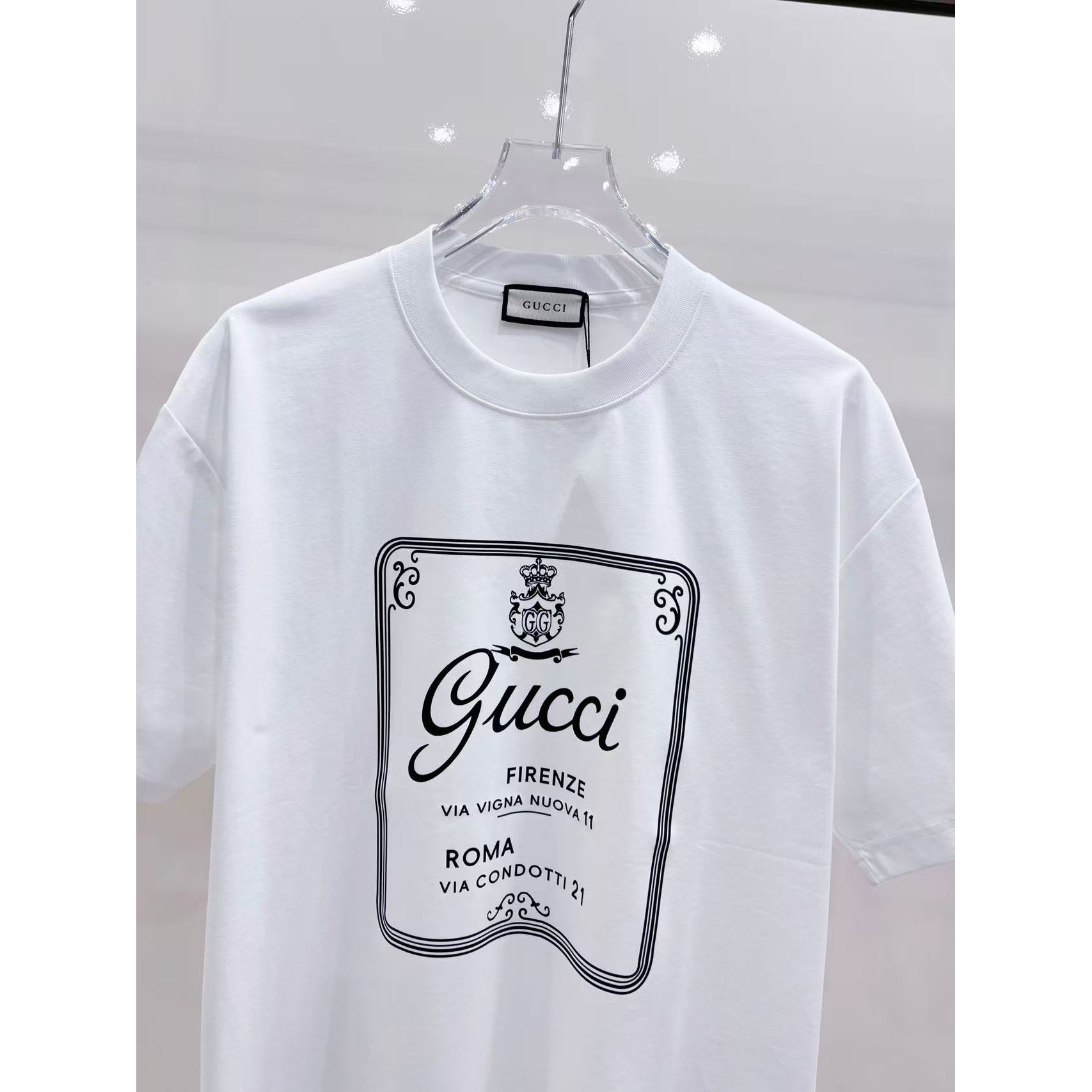 <p>GUCCI&nbsp;印花圆领短袖T恤(白)</p>