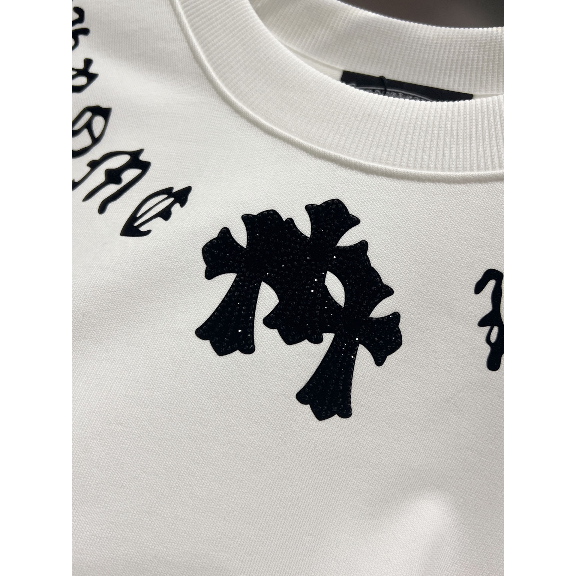 <p>CHROME HEARTS 圆领长袖卫衣(白)</p>