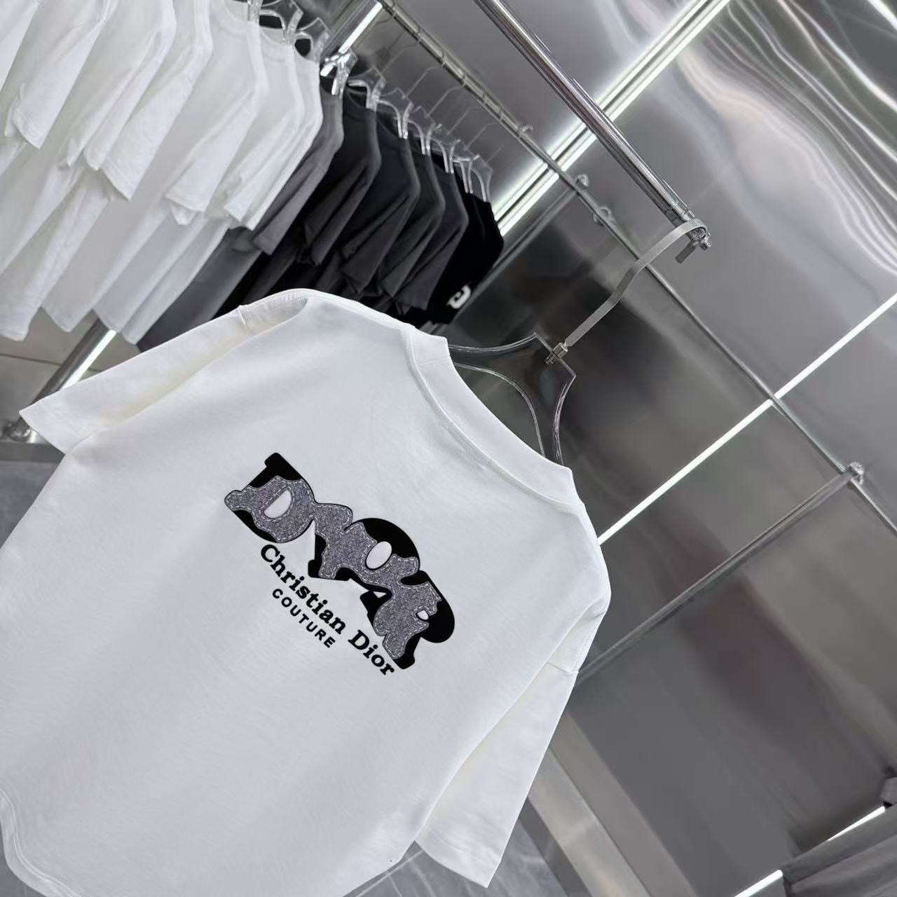 <p>DIOR 圓領T恤</p>