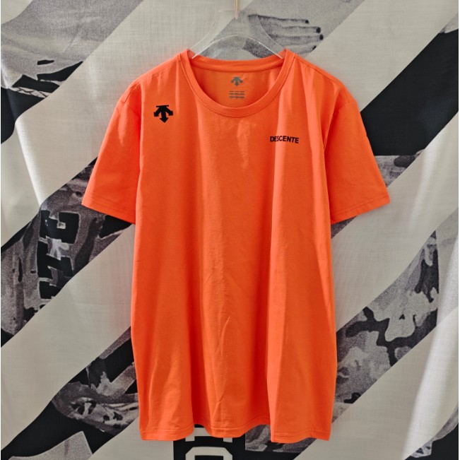 <p>DESCENTE 短袖T恤(橘)</p>