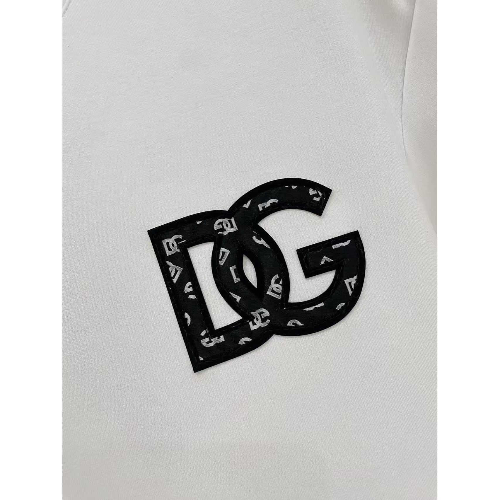 <p>D&amp;G&nbsp;太空棉卫衣(白)</p>