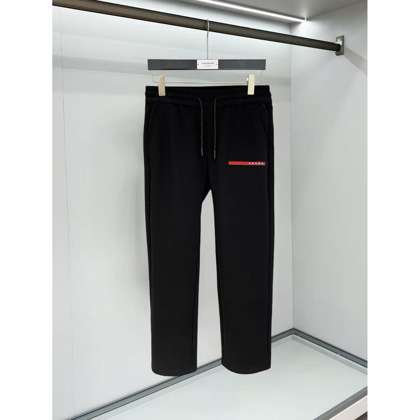 <p>PRADA 男士长裤(782470)</p>