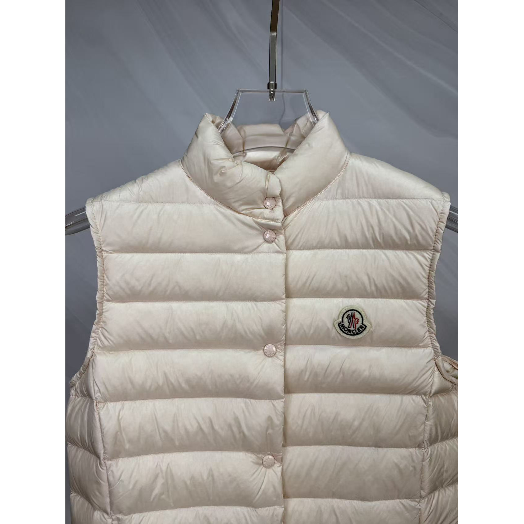 <p>Moncler Liane女士立领羽绒服(粉)</p>