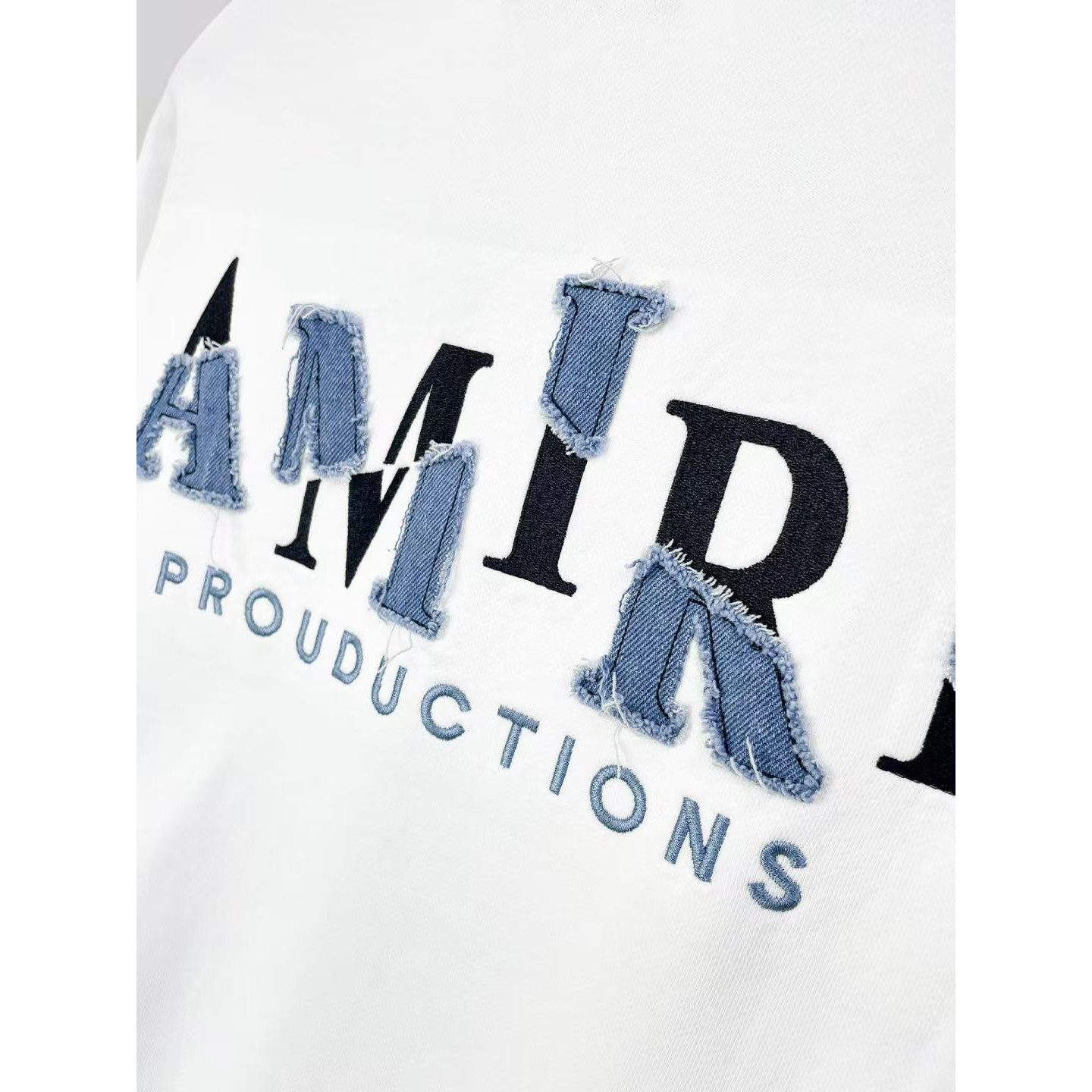 <p>AMIRI&nbsp;圓領長袖T恤(白)</p>
