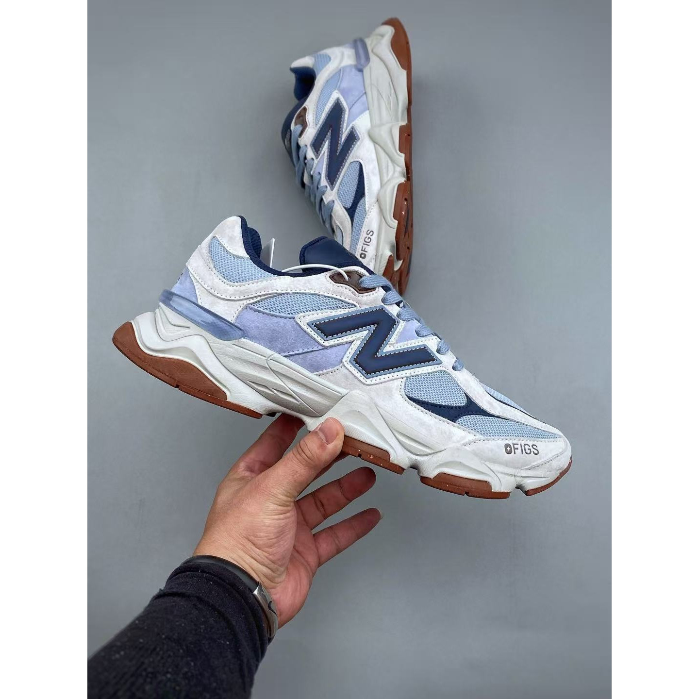 <p>New Balance NB9060 复古休闲运动鞋</p>