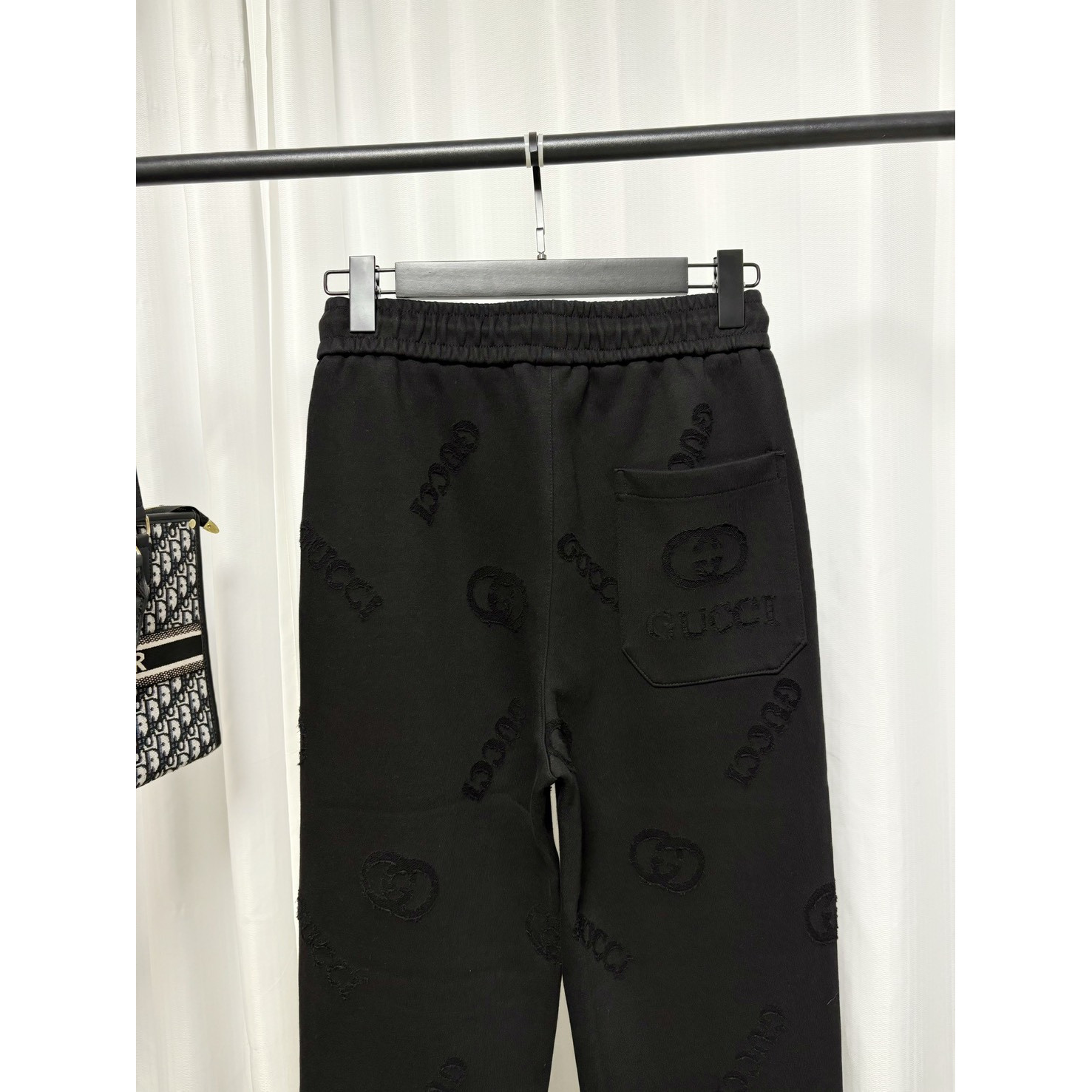 <p>Gucci 烧花工艺休闲长裤(黑)</p>