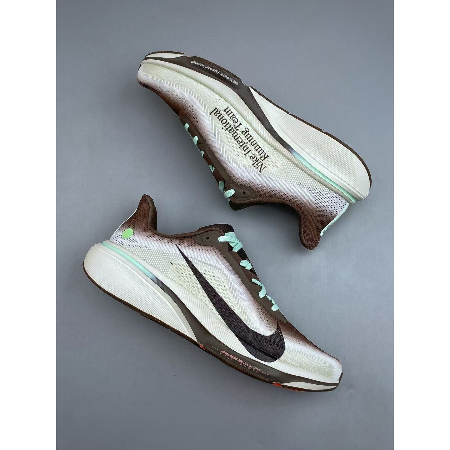 <p>Nike Air Zoom Pegasus 42 网面透气轻便耐磨跑鞋(咖啡)</p>