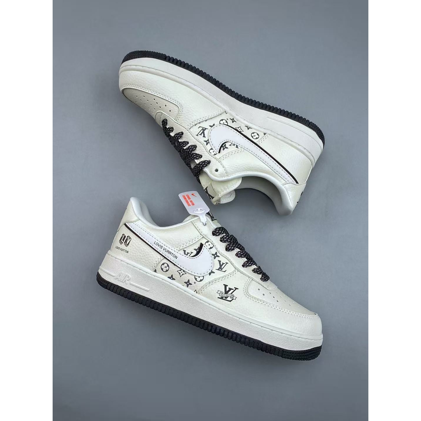 <p>Nike Air Force1 07 low &nbsp;联名款(白)</p>