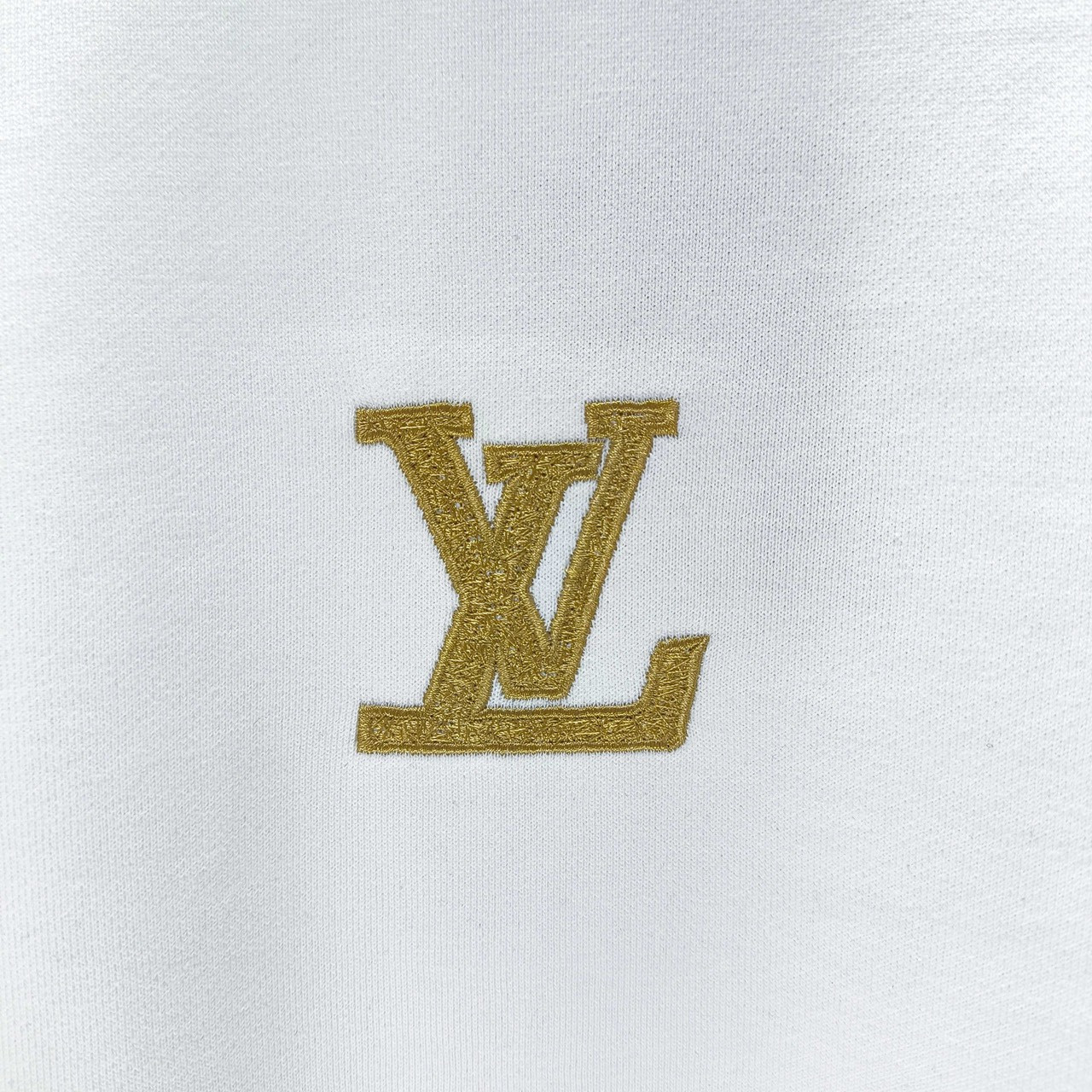 <p>LV&nbsp;圆领长袖卫衣(白)</p>