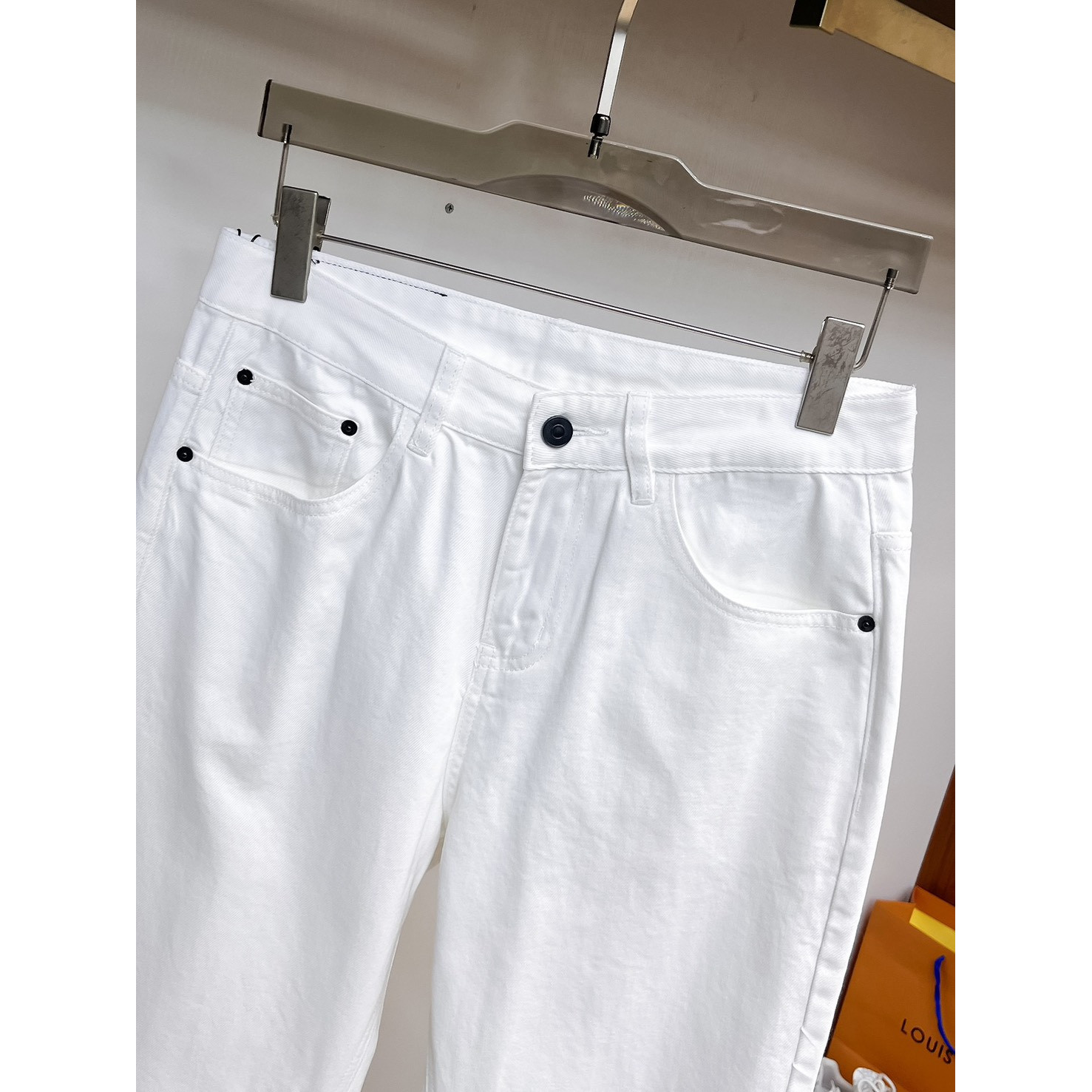 <p>Descente 牛仔裤(白)</p>