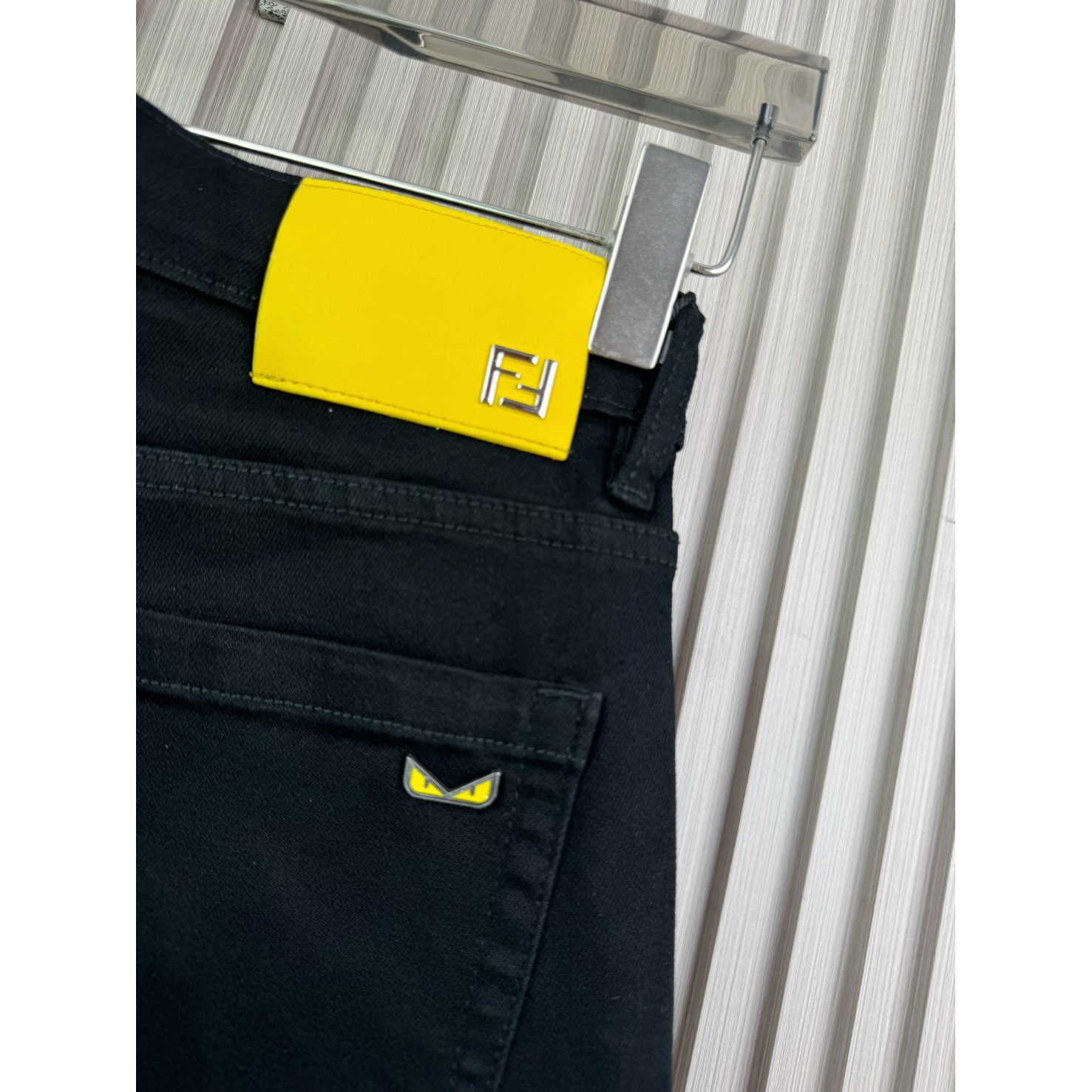 <p>FENDI 休閒牛仔褲</p>
