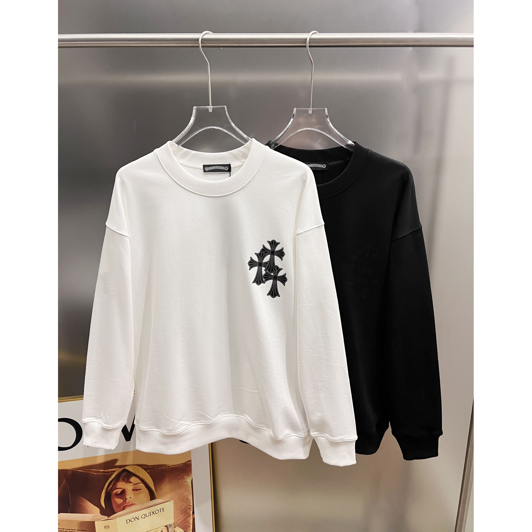 <p>CHROME HEARTS 圆领长袖卫衣(黑)</p>