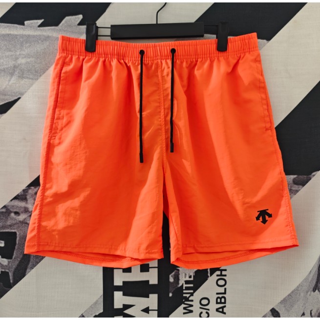<p>DESCENTE 沙灘速乾短褲(橘)</p>
