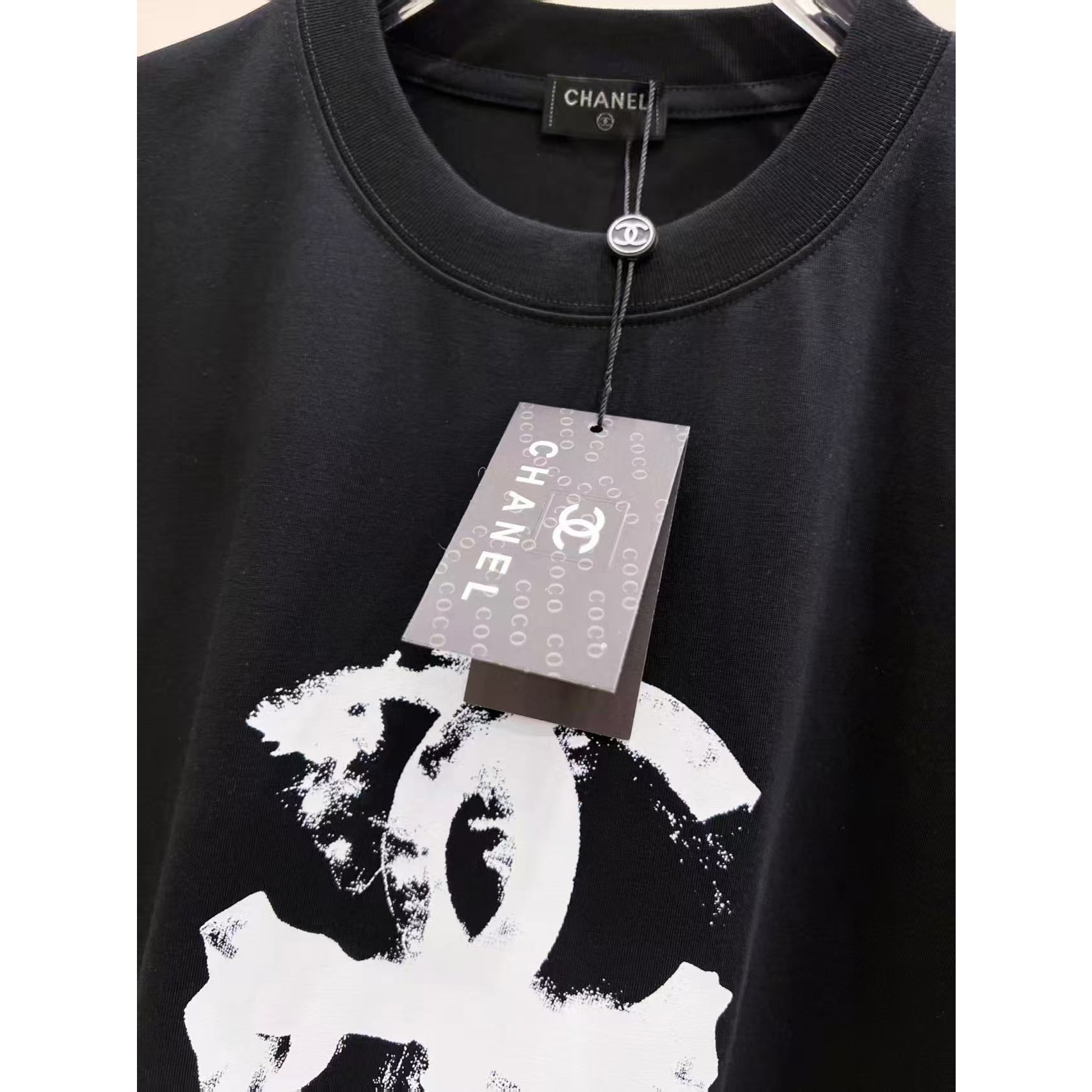 <p>CHANEL 短袖T恤(黑)</p>