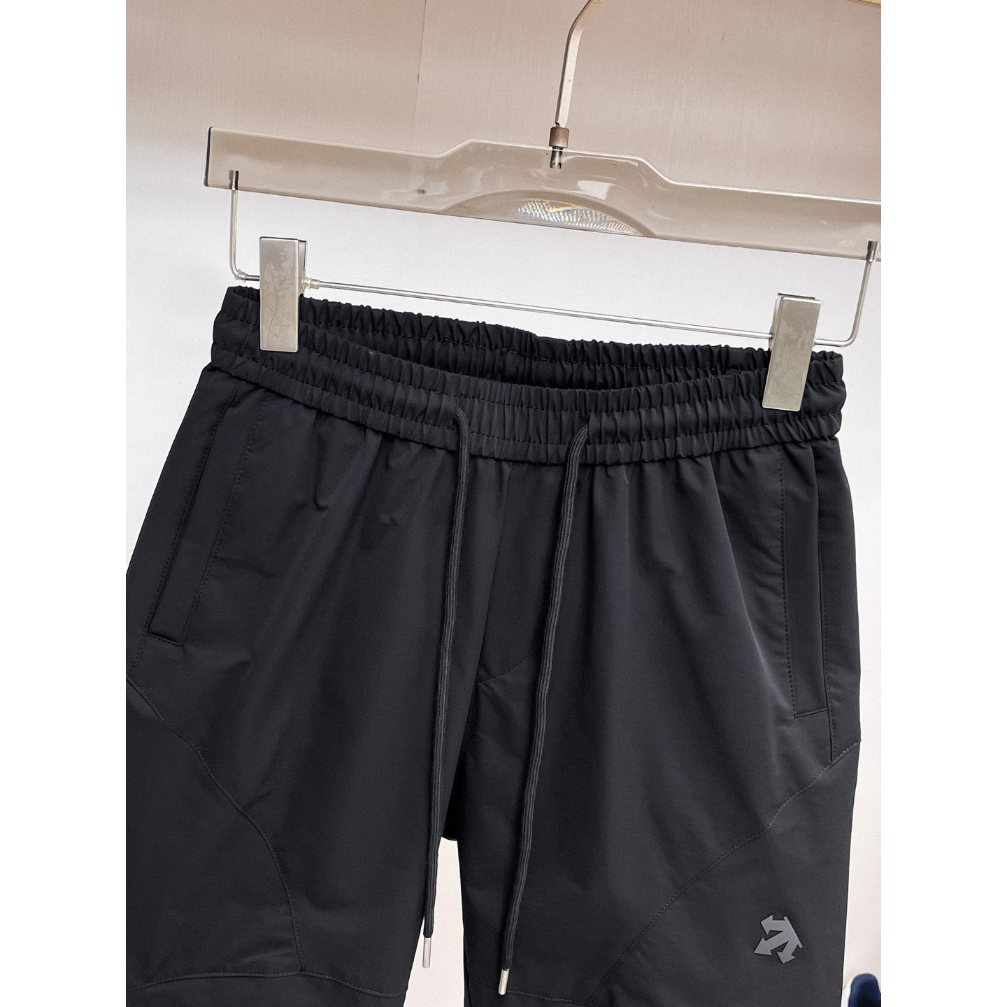<p>Descente 休闲短裤(黑)</p>