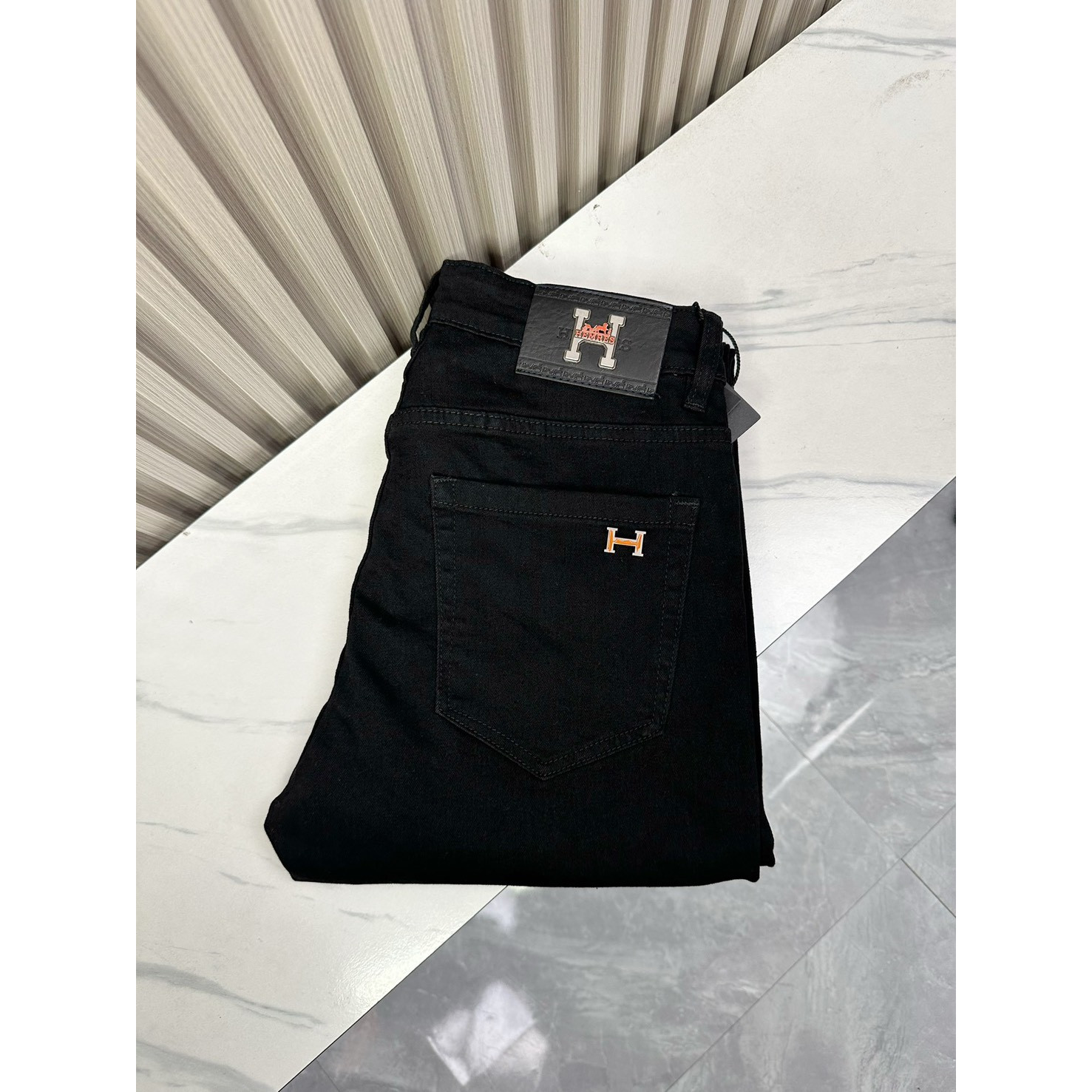<p>Hermes 牛仔褲</p>