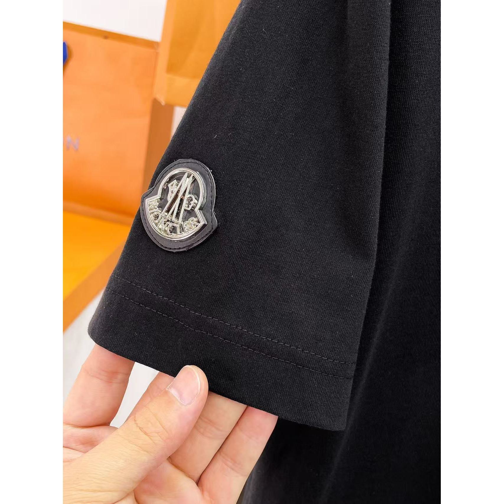 <p>CHROME HEARTS 专柜新款短袖T恤(黑)</p>