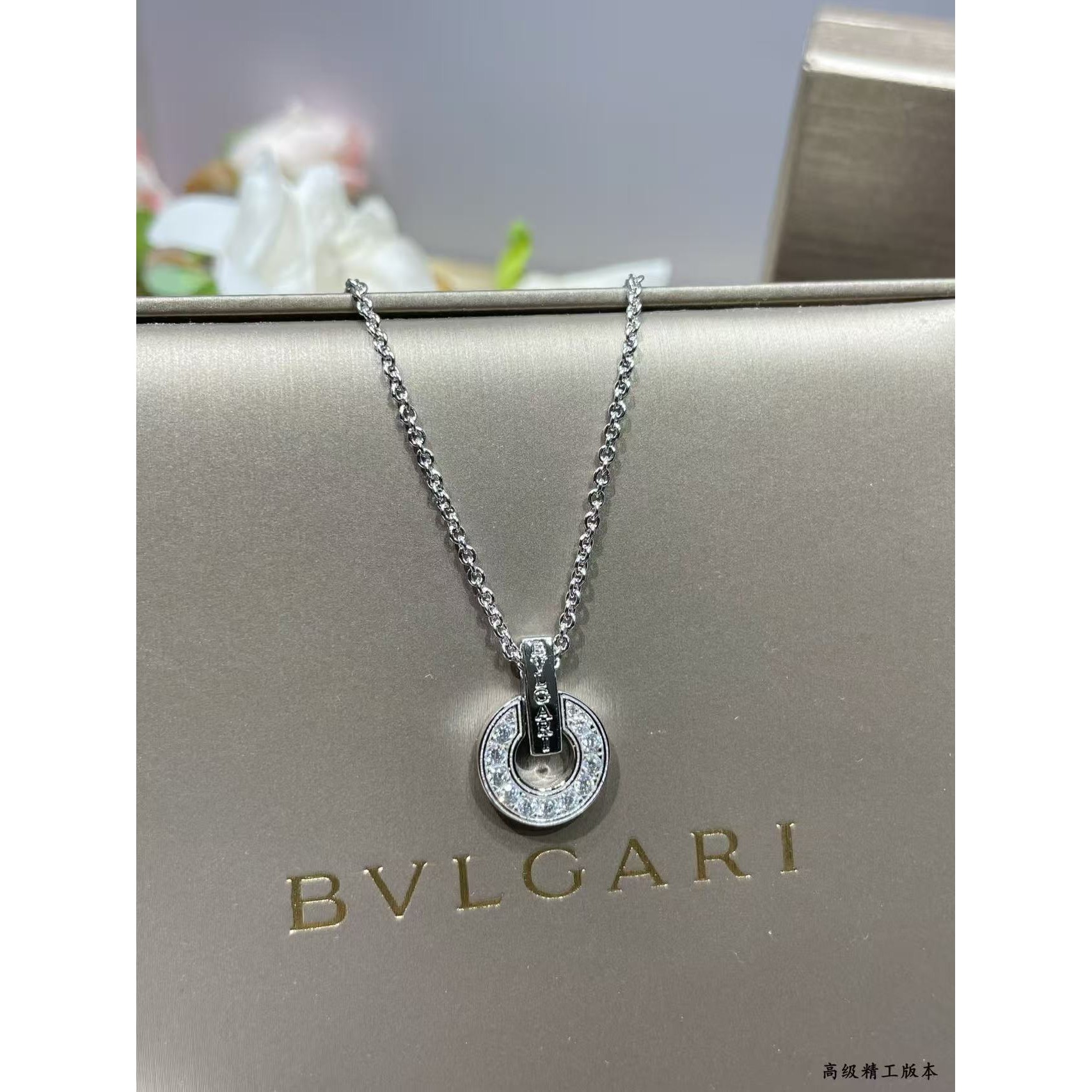 <p>&nbsp;Tiffany&nbsp;满钻铜钱项链</p>