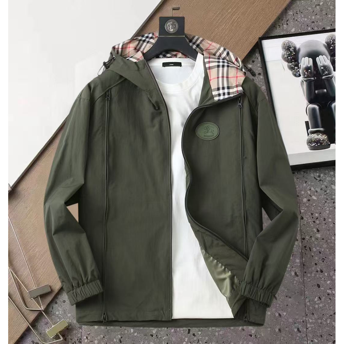 <p>BURBERRY&nbsp;男士夹克外套(綠)</p>
