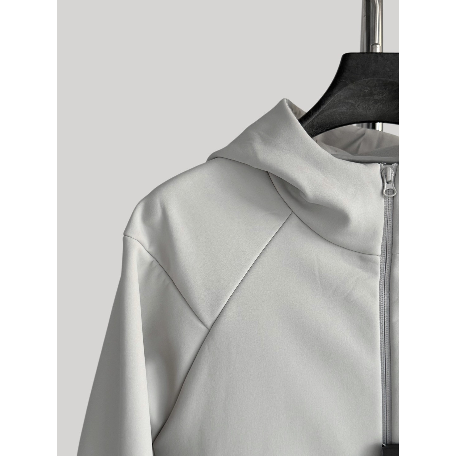<p>KOLON SPORT 软壳加薄绒冲锋衣(米白)</p>