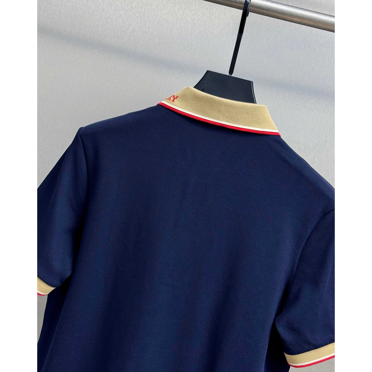 <p>BURBERRY 短袖翻领polo衫(藍)</p>