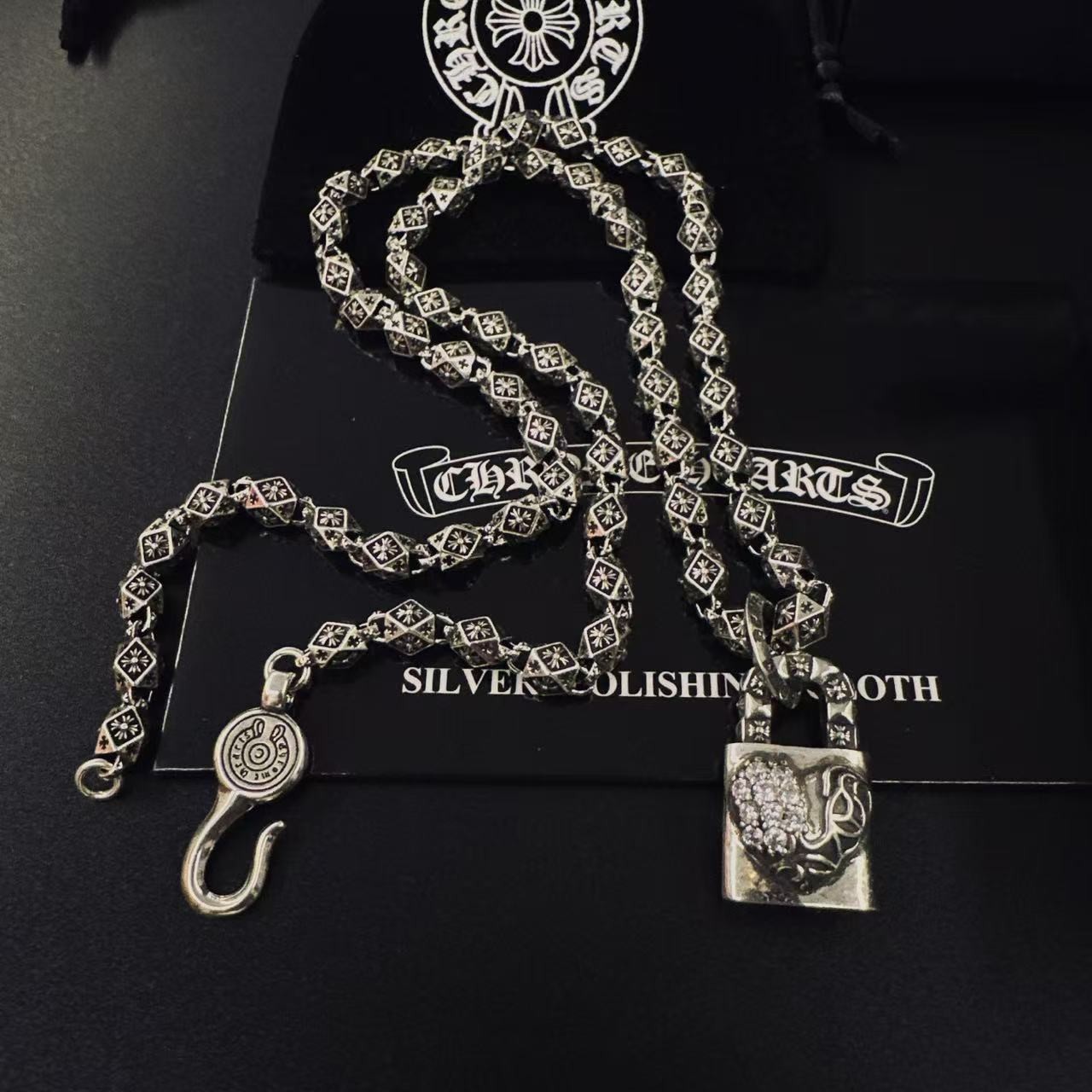 <p>CHROME HEARTS&nbsp;项链</p>