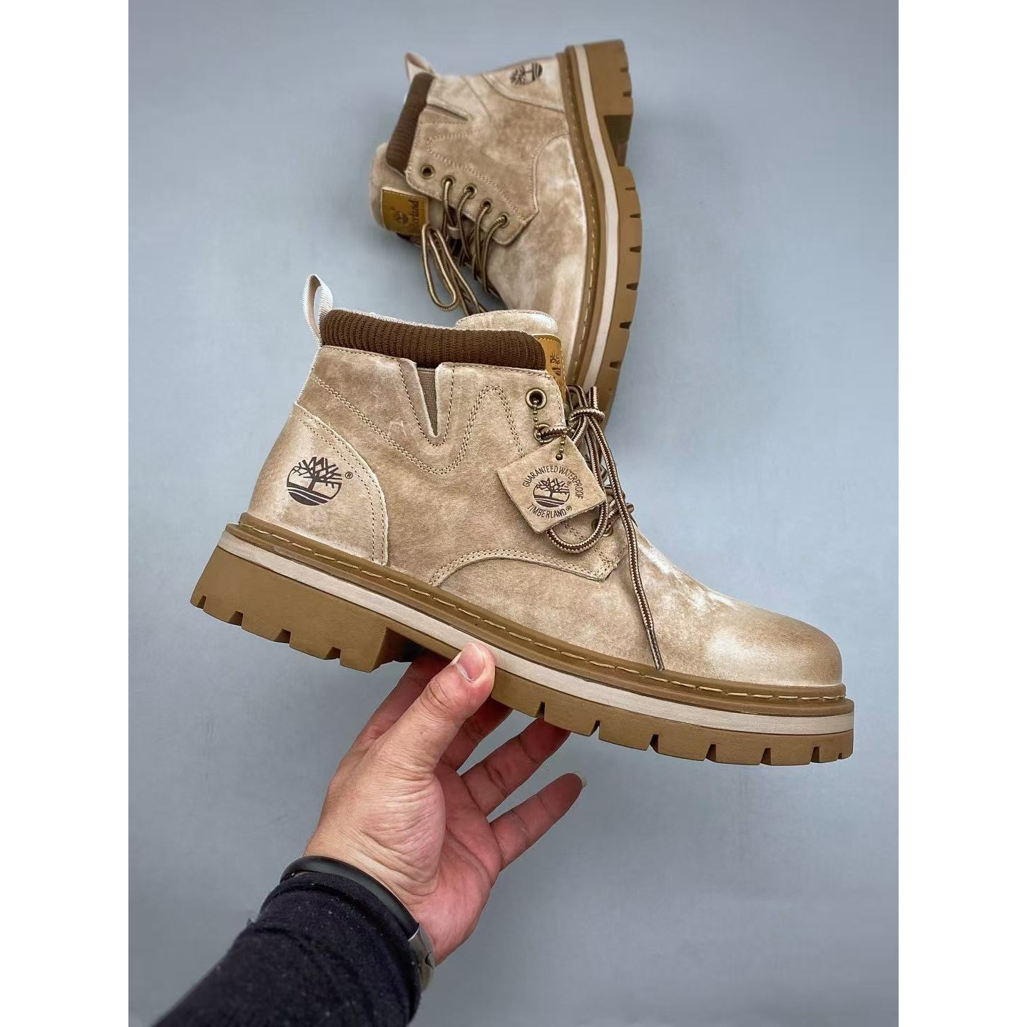 <p>Timberland 经典户外休闲大黄靴系列(淺棕色)</p>