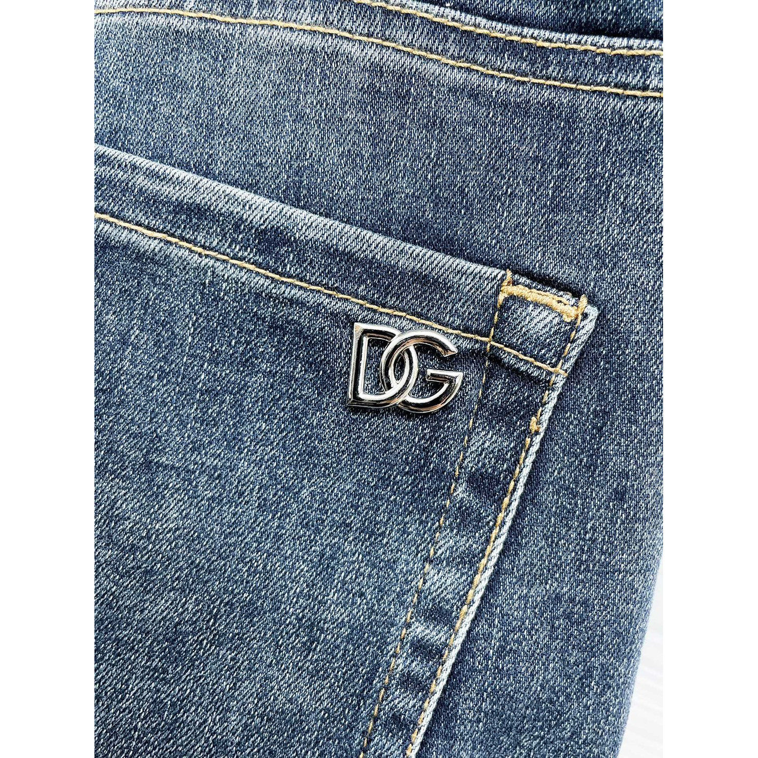 <p>D&amp;G&nbsp;高品质牛仔裤(藍)</p>