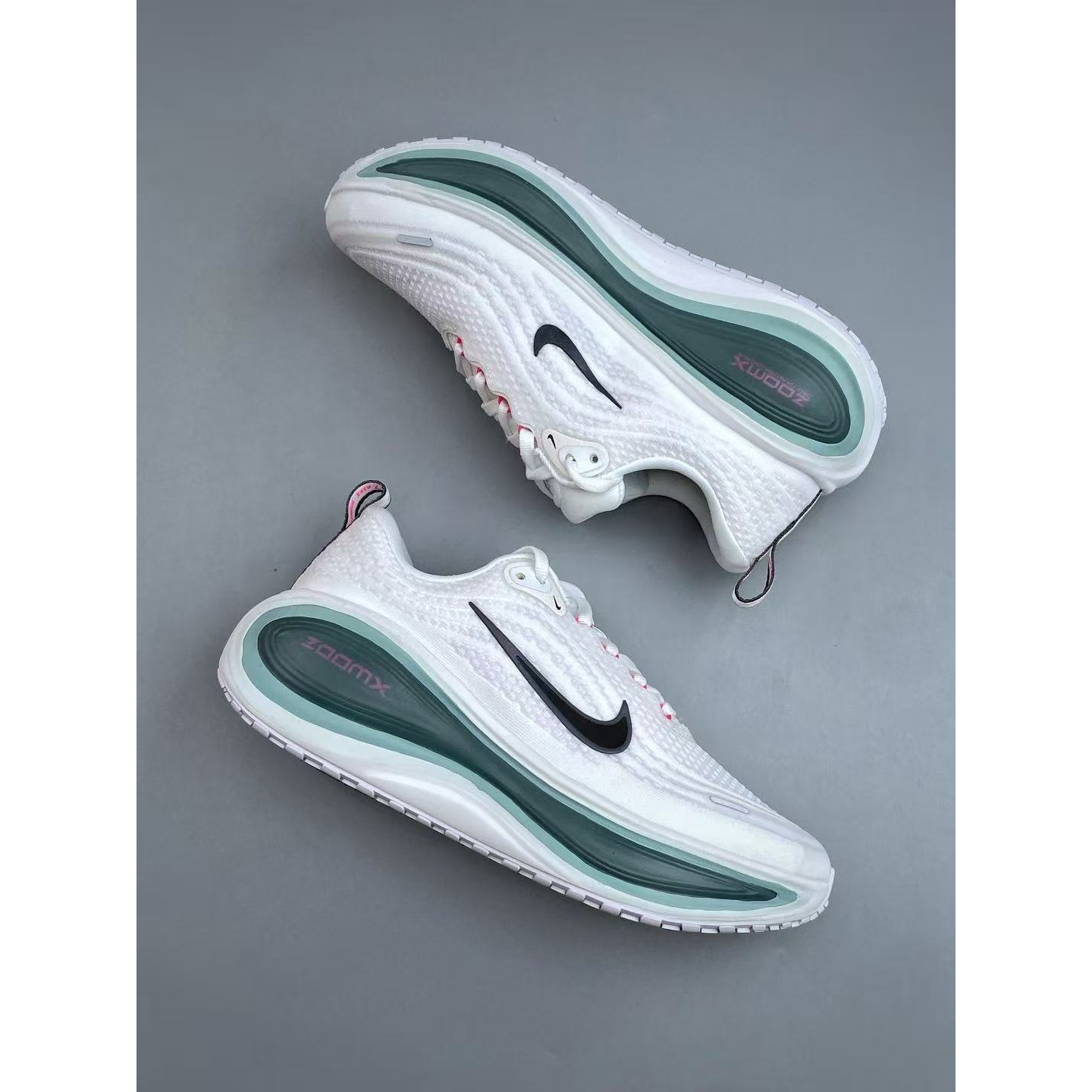 <p>NIKE VOMERO PLUS RUN 休闲跑步鞋</p>