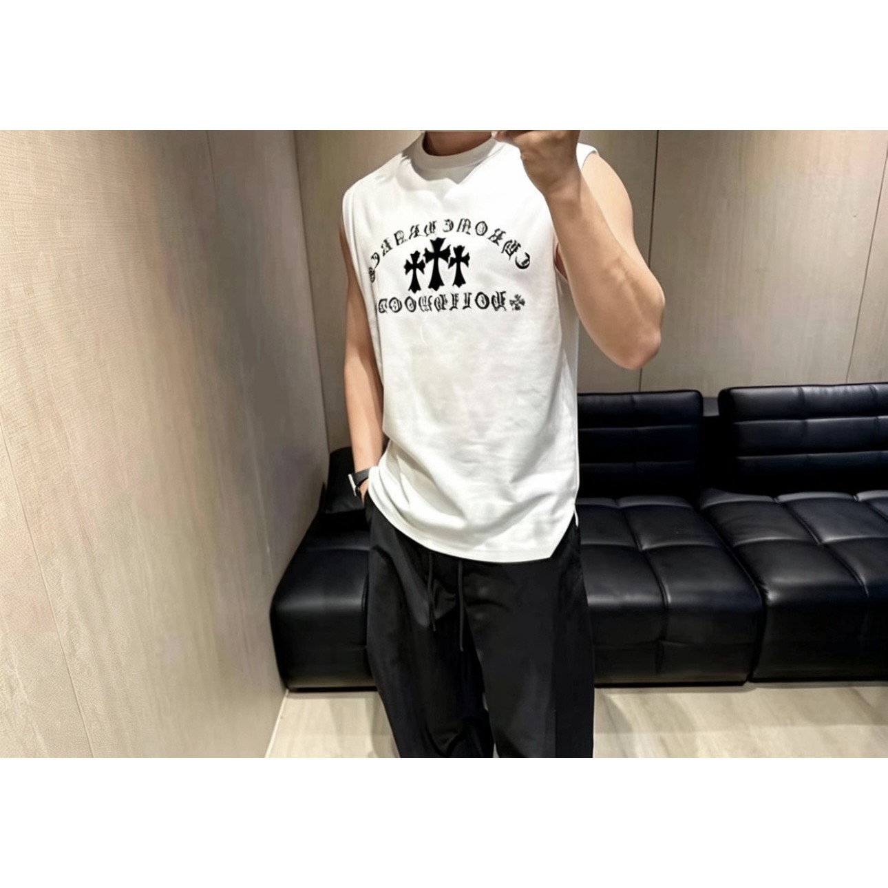 <p>Chrome Hearts 十字架植绒印花坎肩背心(白)</p>