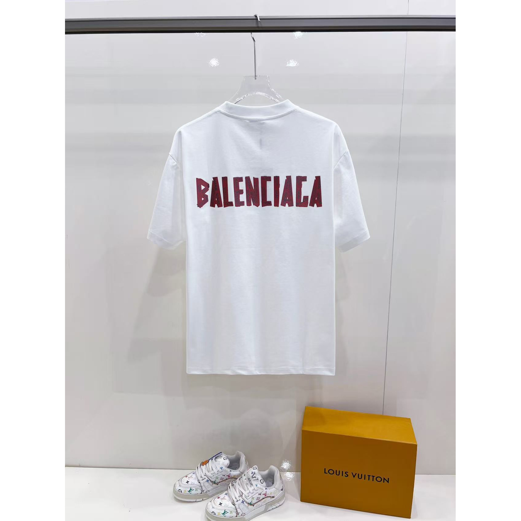 <p>Balenciaga 短袖T恤(白)</p>
