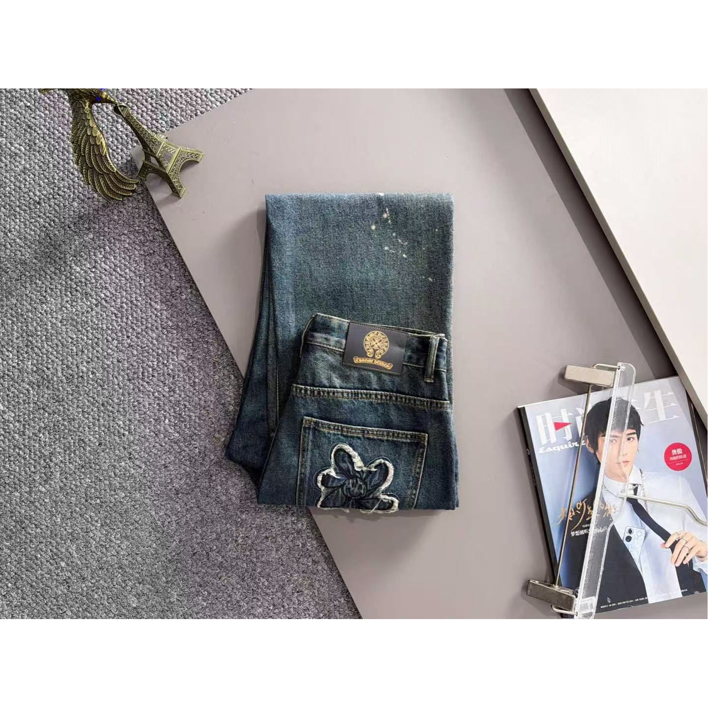 <p>CHROME HEARTS 四季款经典牛仔裤直筒长裤(藍)</p>