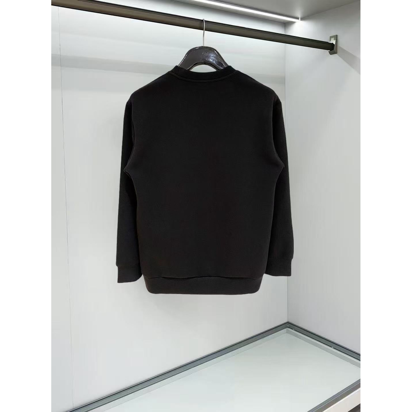 <p>LV&nbsp;太空棉卫衣(黑)</p>