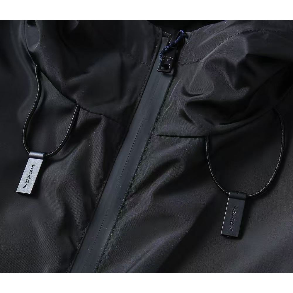 <p>PRADA 男士夹克外套(800849)</p>