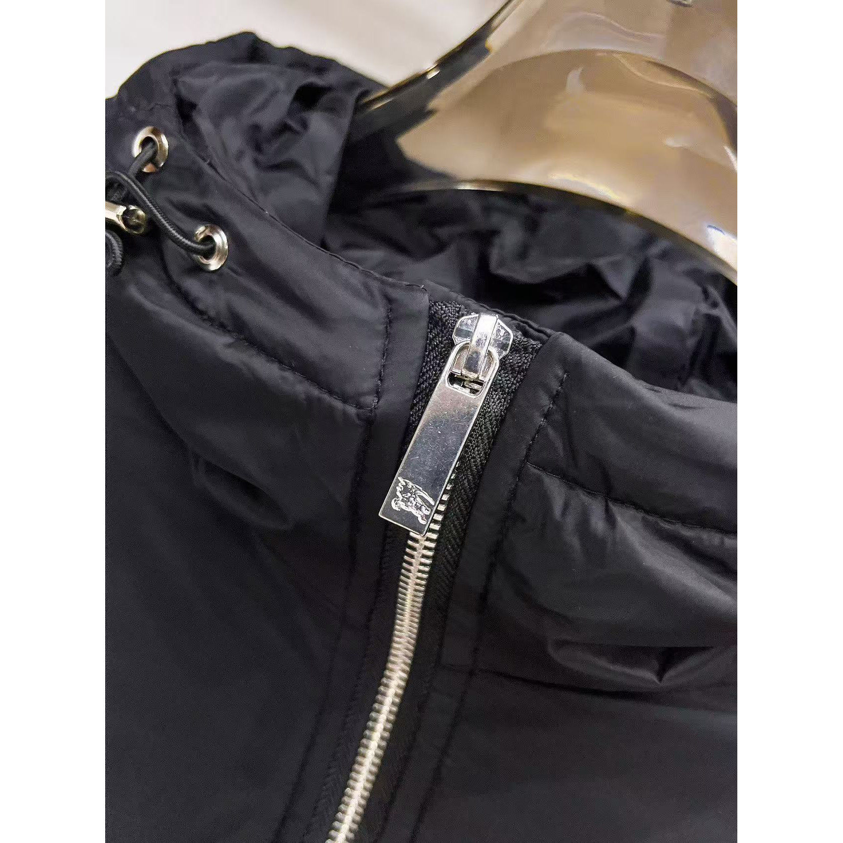 <p>BURBERRY 秋冬新款羽绒服(黑)</p>