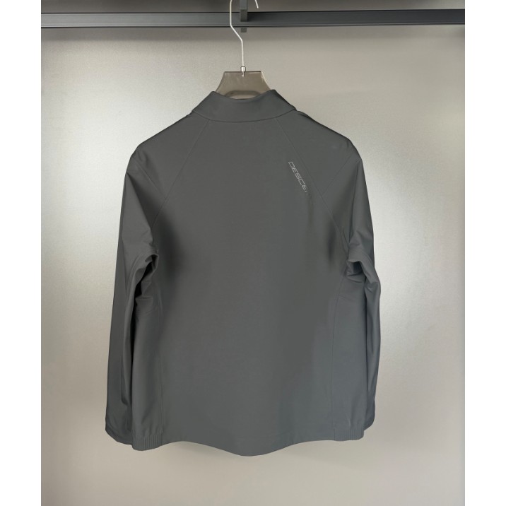 <p>DESCENTE 高爾夫系列防風防潑水夾克外套(黑)</p>