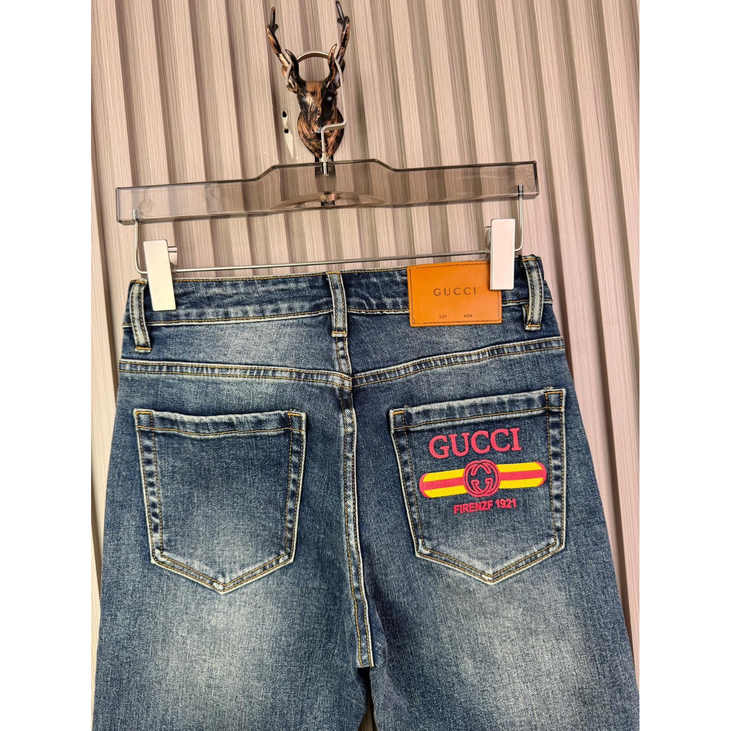 <p>GUCCI 休閒牛仔褲</p>