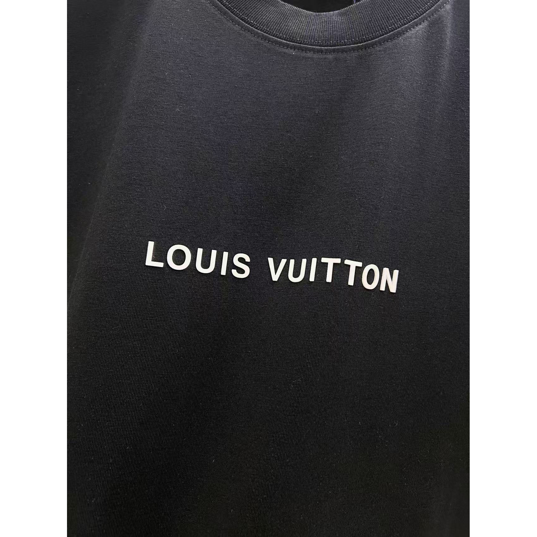 <p>LV 短袖圆领T恤(白)</p>