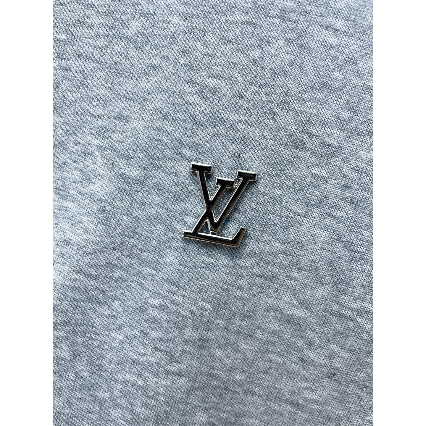 <p>LV 精品外套(灰)</p>