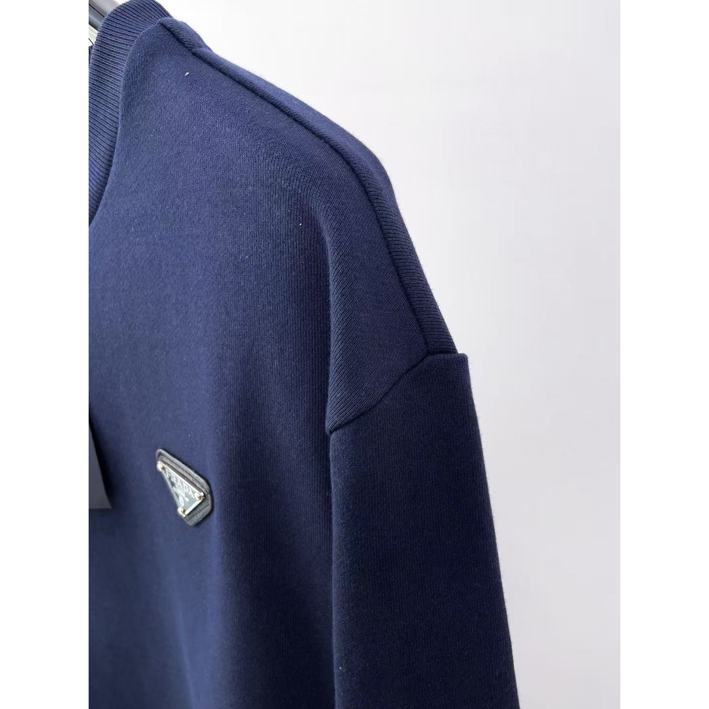 <p>PRADA 圆领卫衣(藍)</p>