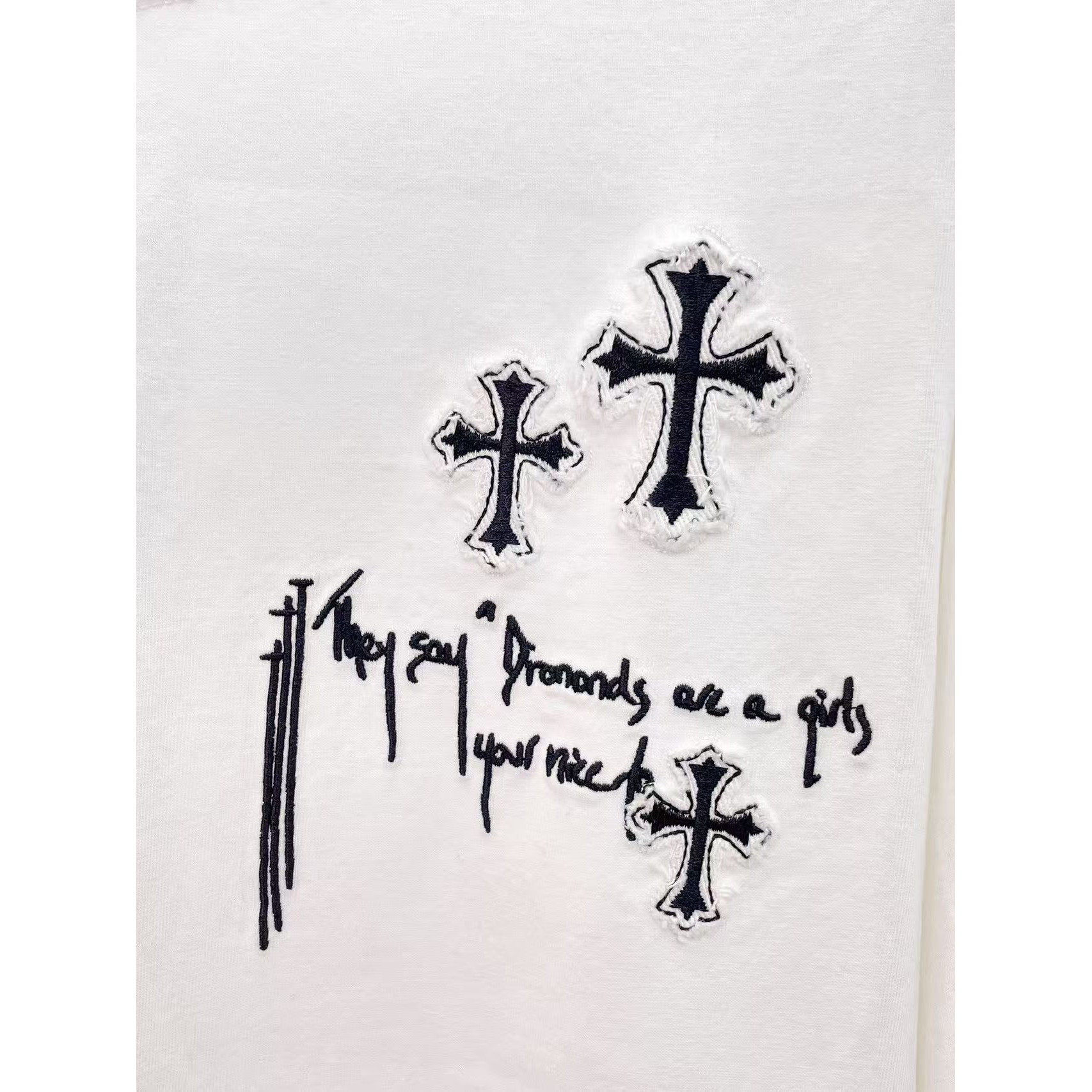 <p>CHROME HEARTS 专柜新款短袖T恤(白)</p>