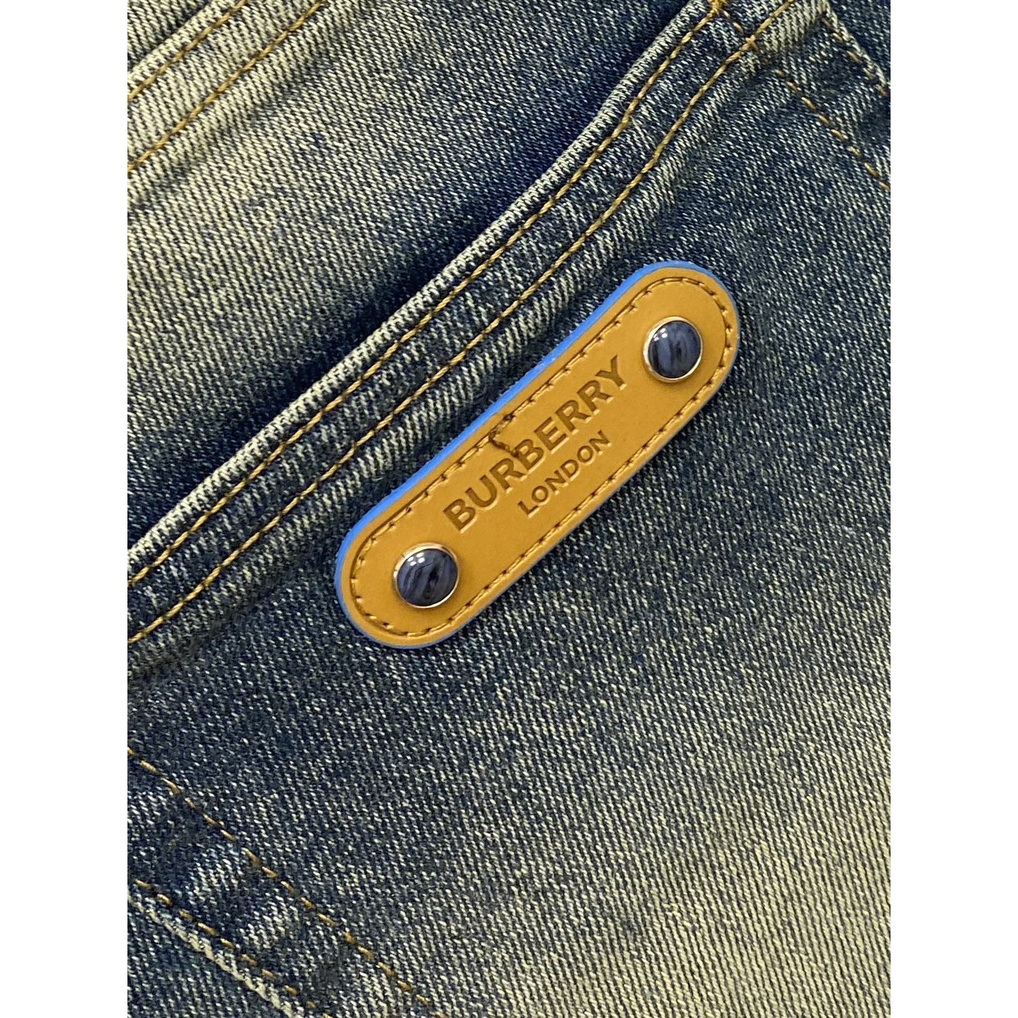 <p>BURBERRY 休闲牛仔裤</p>