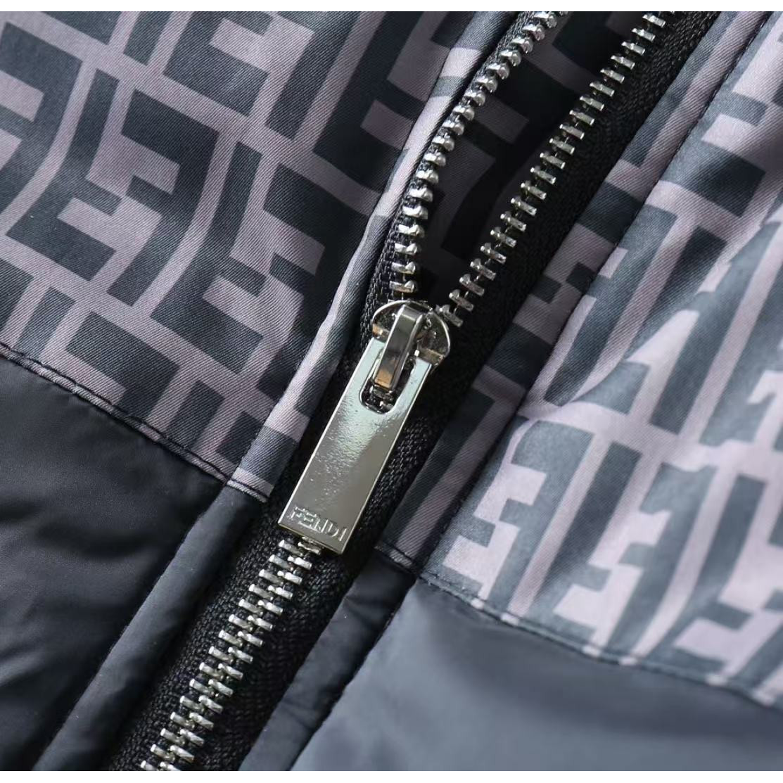 <p>FENDI 新款羽绒服</p>